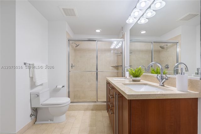 79 SW 12th St 3704, Miami, FL 33130