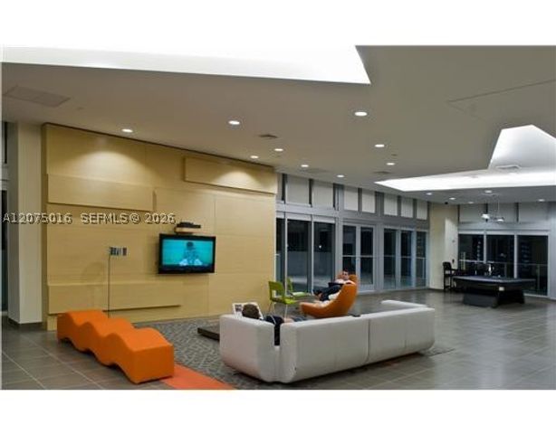 79 SW 12th St 3704, Miami, FL 33130
