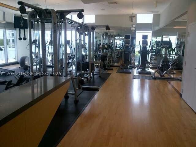 79 SW 12th St 3704, Miami, FL 33130