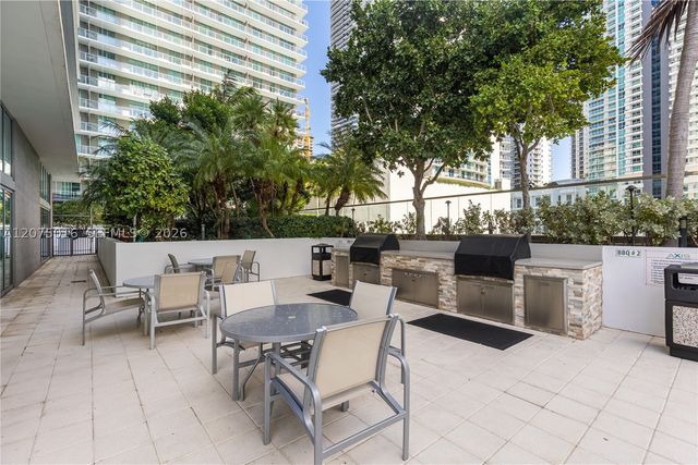 79 SW 12th St 3704, Miami, FL 33130