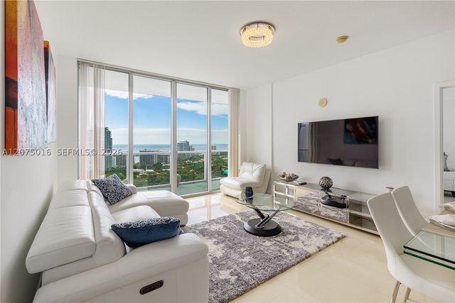 79 SW 12th St 3704, Miami, FL 33130