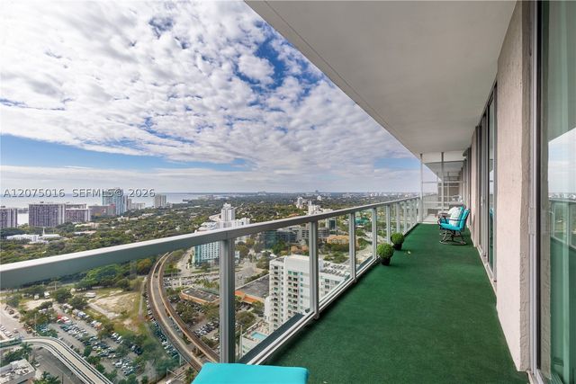 79 SW 12th St 3704, Miami, FL 33130