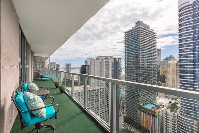 79 SW 12th St 3704, Miami, FL 33130