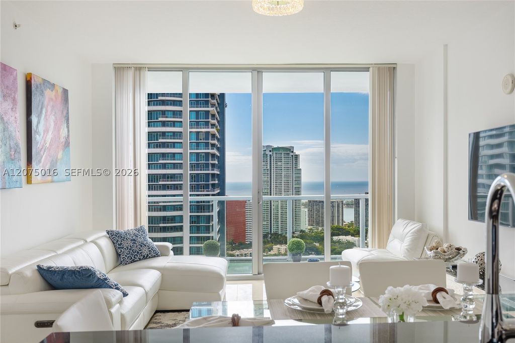 79 SW 12th St 3704, Miami, FL 33130