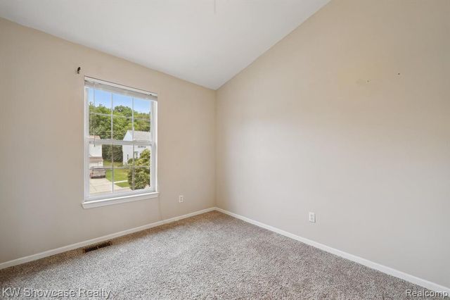 2738 Birchwood Drive, Waterford, MI 48329