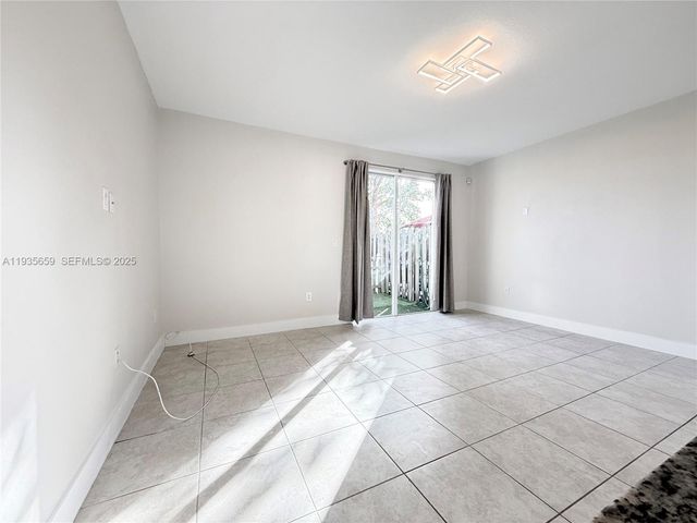 134 SE 28th Ter 5, Homestead, FL 33033