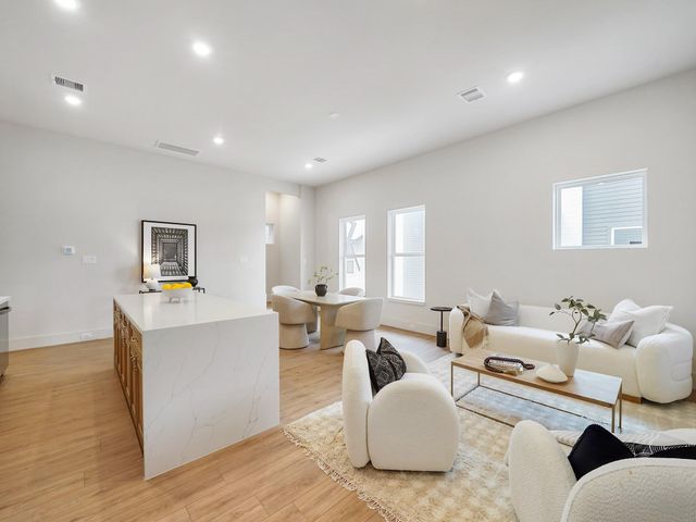 861 Rachel Street E, Houston, TX 77091