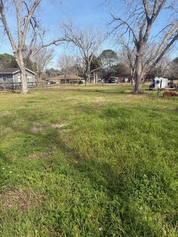 617 N Noble Road, Texas City, TX 77591