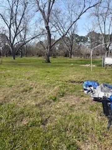 617 N Noble Road, Texas City, TX 77591