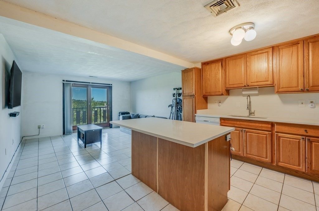 77 Bennington St 508, Revere, MA 02151