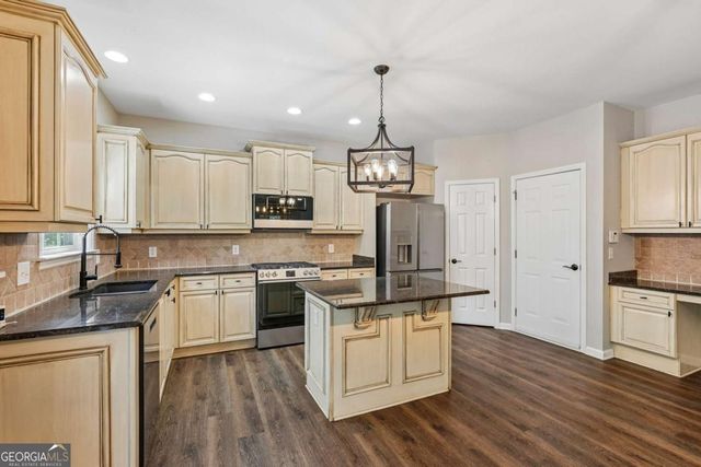 148 Gemstone Lane, Acworth, GA 30101