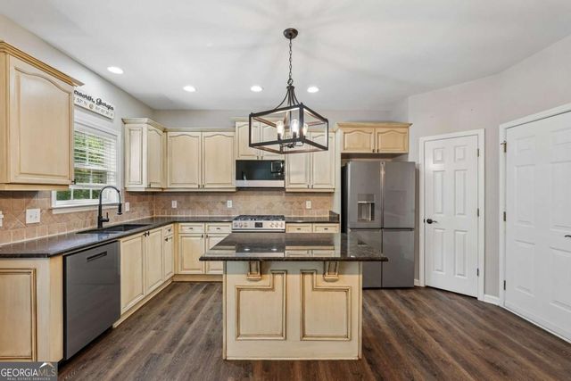 148 Gemstone Lane, Acworth, GA 30101