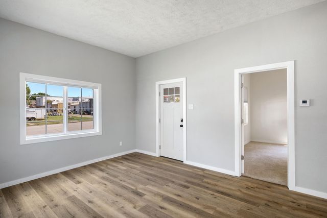 30 College Street, Aurora, MO 65605