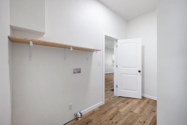 30 College Street, Aurora, MO 65605