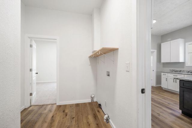 30 College Street, Aurora, MO 65605