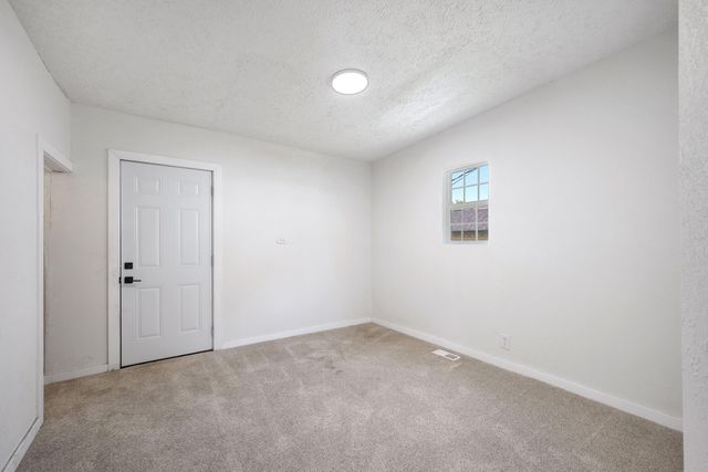 30 College Street, Aurora, MO 65605