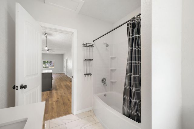 30 College Street, Aurora, MO 65605