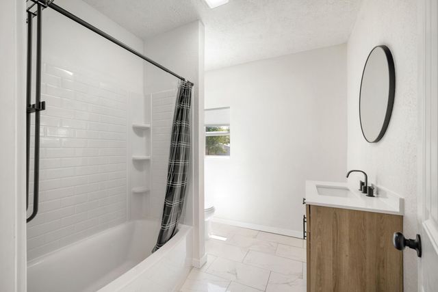 30 College Street, Aurora, MO 65605