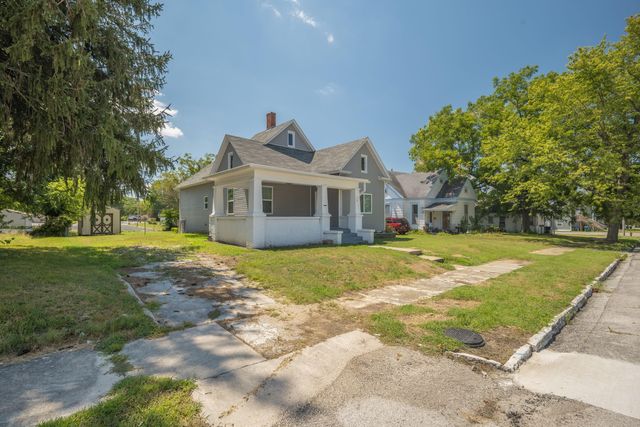 30 College Street, Aurora, MO 65605