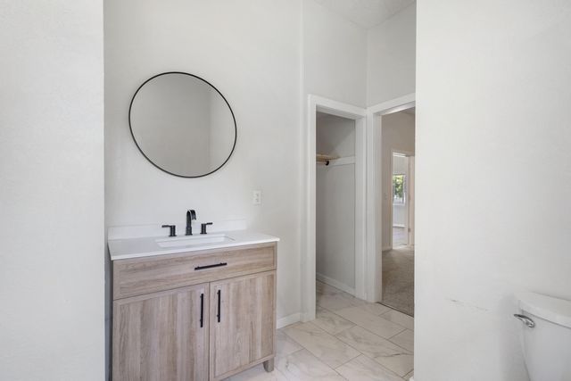 30 College Street, Aurora, MO 65605