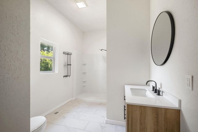 30 College Street, Aurora, MO 65605