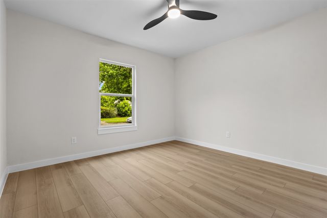 3216 Sharon Street, Dallas, TX 75211