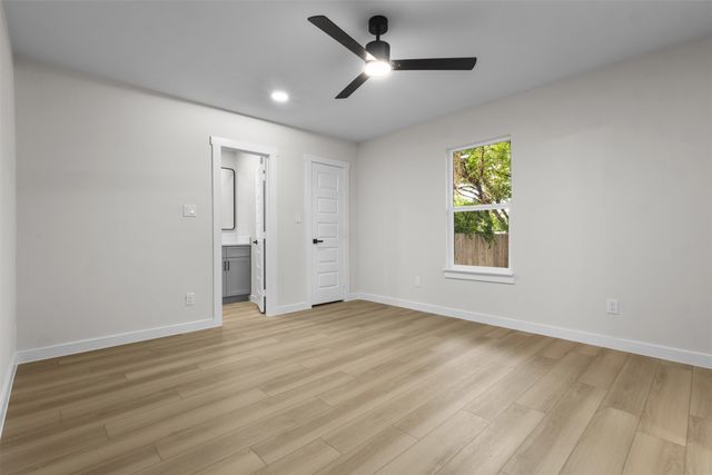 3216 Sharon Street, Dallas, TX 75211