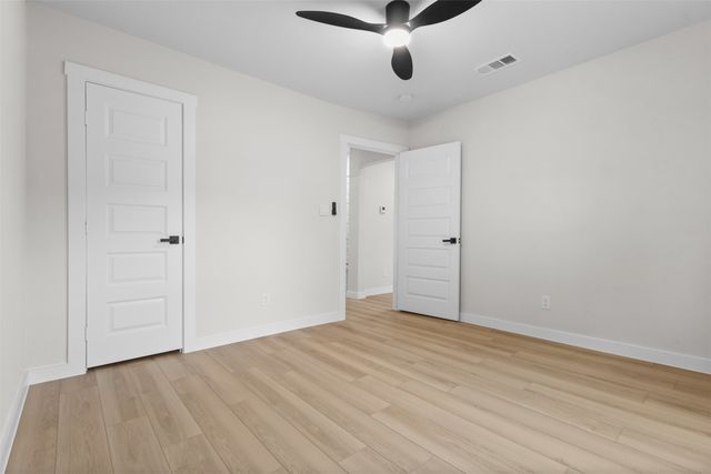 3216 Sharon Street, Dallas, TX 75211