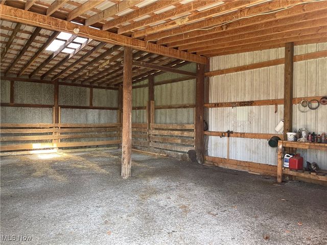 1515 Meadow Farm Church Road, Zanesville, OH 43701