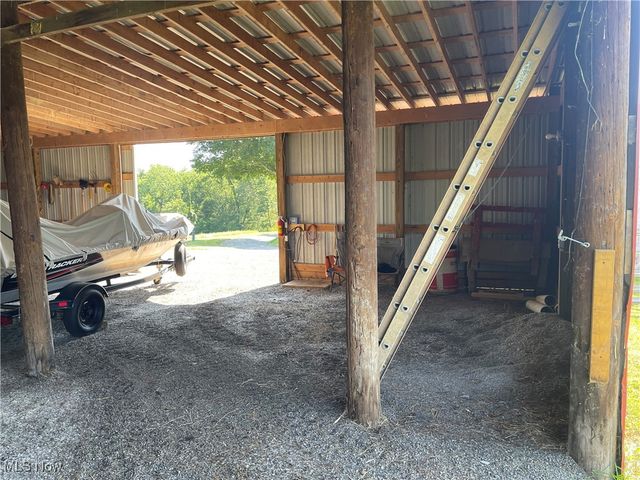 1515 Meadow Farm Church Road, Zanesville, OH 43701