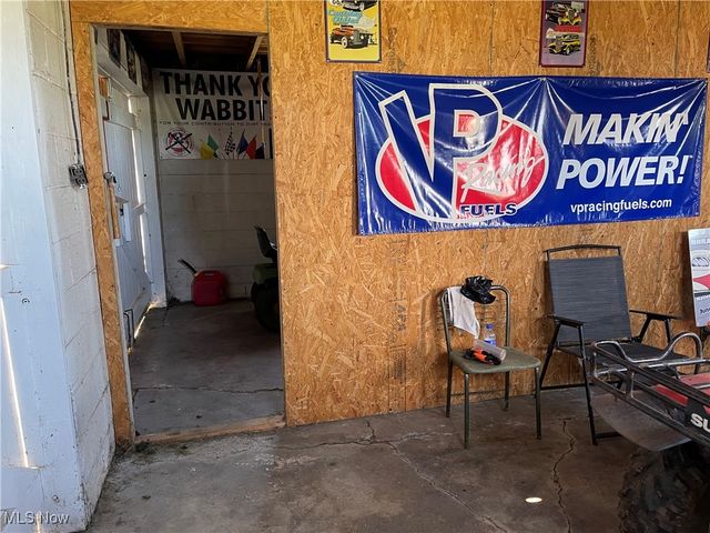 1515 Meadow Farm Church Road, Zanesville, OH 43701