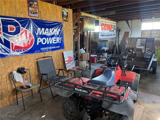 1515 Meadow Farm Church Road, Zanesville, OH 43701