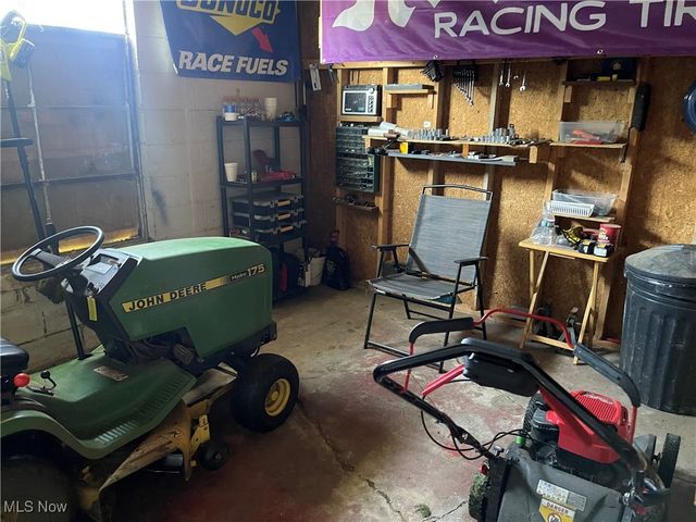 1515 Meadow Farm Church Road, Zanesville, OH 43701