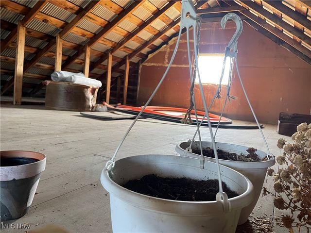 1515 Meadow Farm Church Road, Zanesville, OH 43701