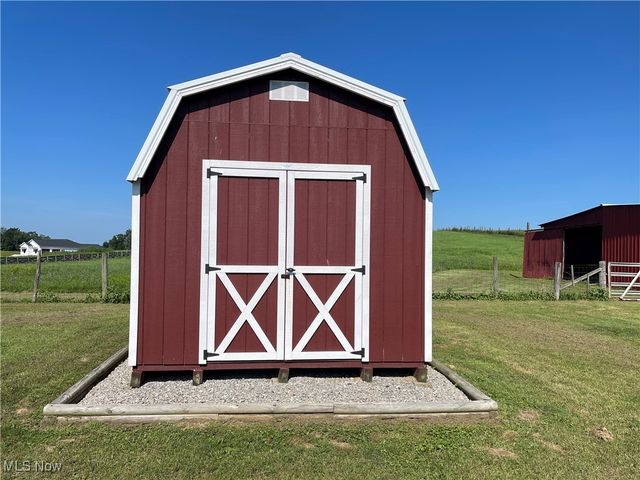 1515 Meadow Farm Church Road, Zanesville, OH 43701