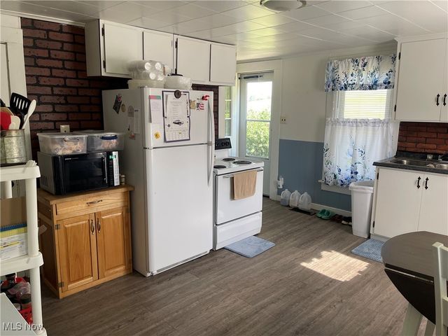 1515 Meadow Farm Church Road, Zanesville, OH 43701