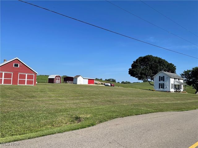 1515 Meadow Farm Church Road, Zanesville, OH 43701