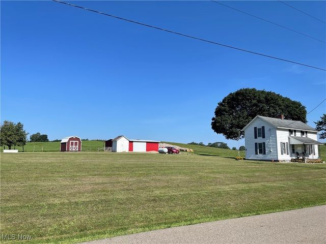 1515 Meadow Farm Church Road, Zanesville, OH 43701