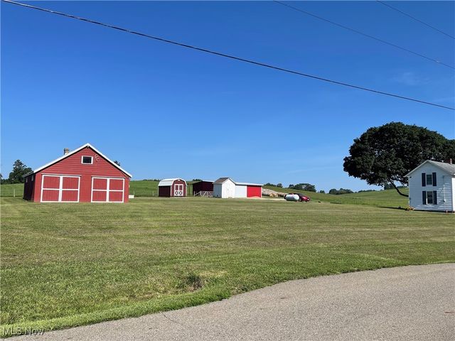 1515 Meadow Farm Church Road, Zanesville, OH 43701