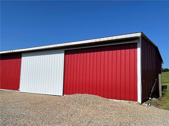 1515 Meadow Farm Church Road, Zanesville, OH 43701