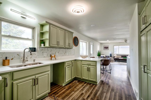 5940 N 72nd STREET, Milwaukee, WI 53218