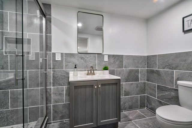 5940 N 72nd STREET, Milwaukee, WI 53218