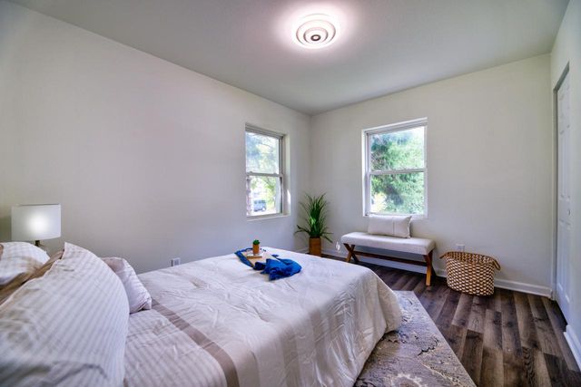 5940 N 72nd STREET, Milwaukee, WI 53218