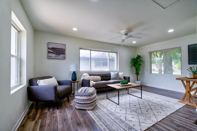 5940 N 72nd STREET, Milwaukee, WI 53218