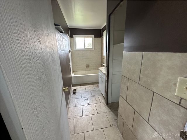 4964 Marburn Avenue, Trotwood, OH 45417
