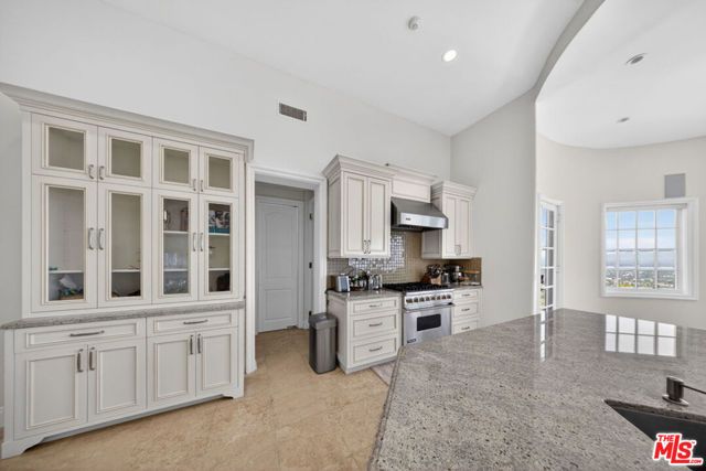 13320 Mulholland Drive, Beverly Hills, CA 90210