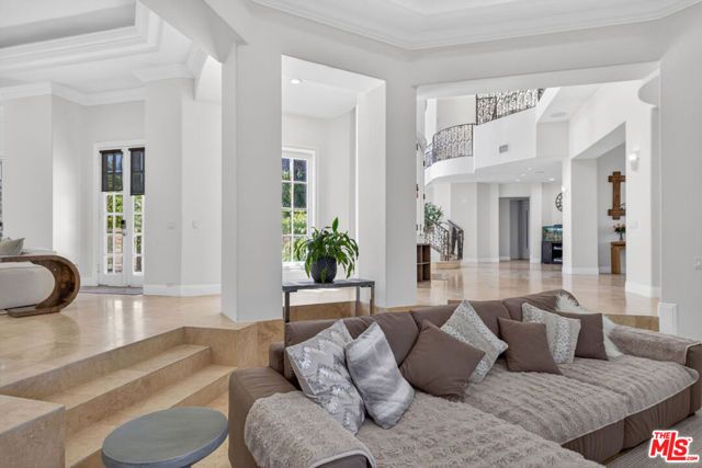 13320 Mulholland Drive, Beverly Hills, CA 90210
