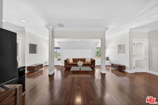 13320 Mulholland Drive, Beverly Hills, CA 90210