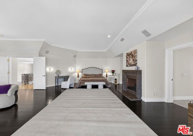 13320 Mulholland Drive, Beverly Hills, CA 90210