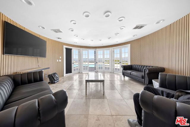 13320 Mulholland Drive, Beverly Hills, CA 90210